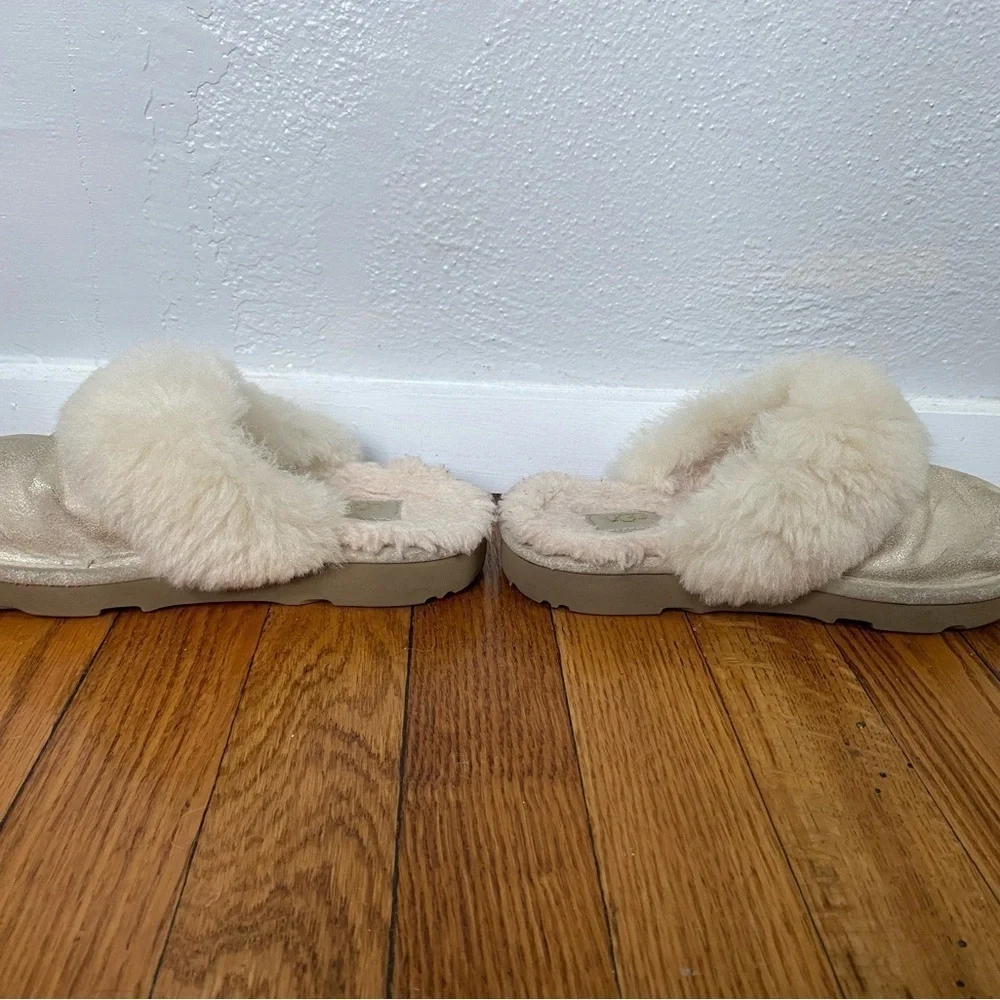 UGG Cozy Metallic Slipper Gold Girl’s Size 2